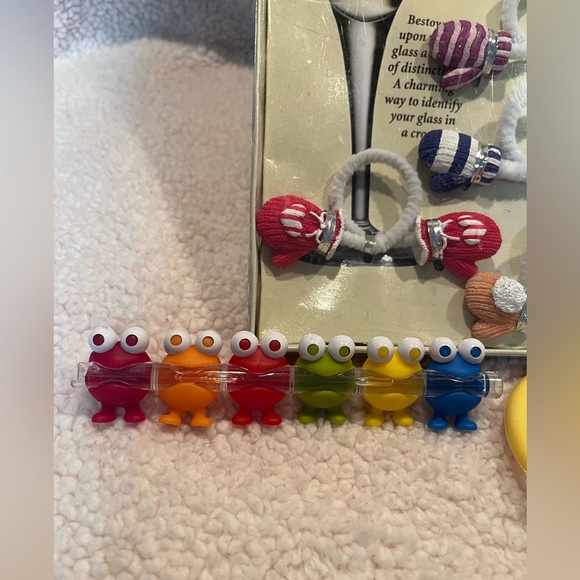 Bundle of New and almost new wine glass charms and bands 17 in all - Picture 4 of 4